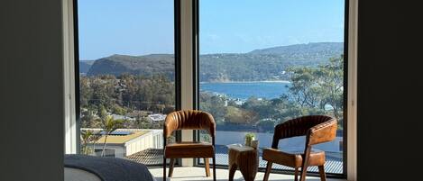 5 bedrooms, desk, iron/ironing board, travel cot