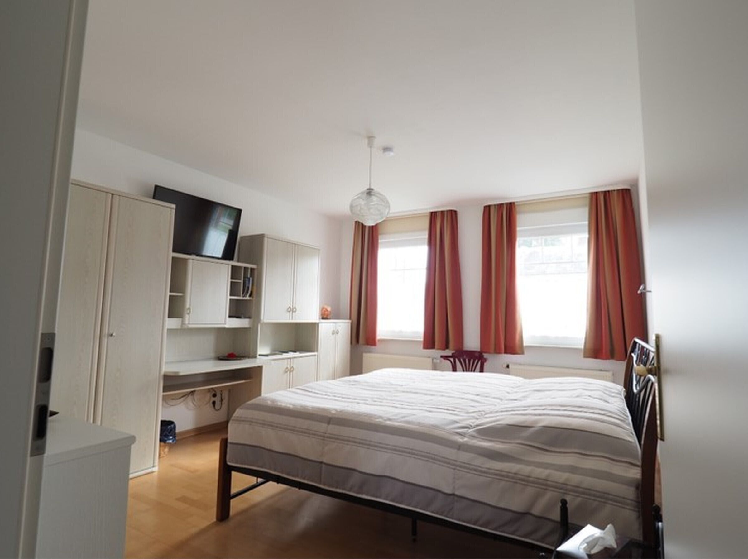 2 Schlafzimmer, Bügeleisen/Bügelbrett, WLAN, Bettwäsche