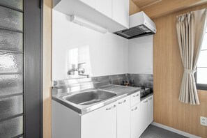 Fridge, microwave, stovetop, electric kettle - MITTO (Sapporo)