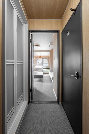 Interior entrance - MITTO (Sapporo)