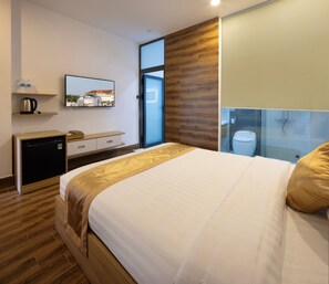 Superior Double Room | Desk, laptop workspace, blackout curtains, free WiFi - Romance Hotel (Da Lat)