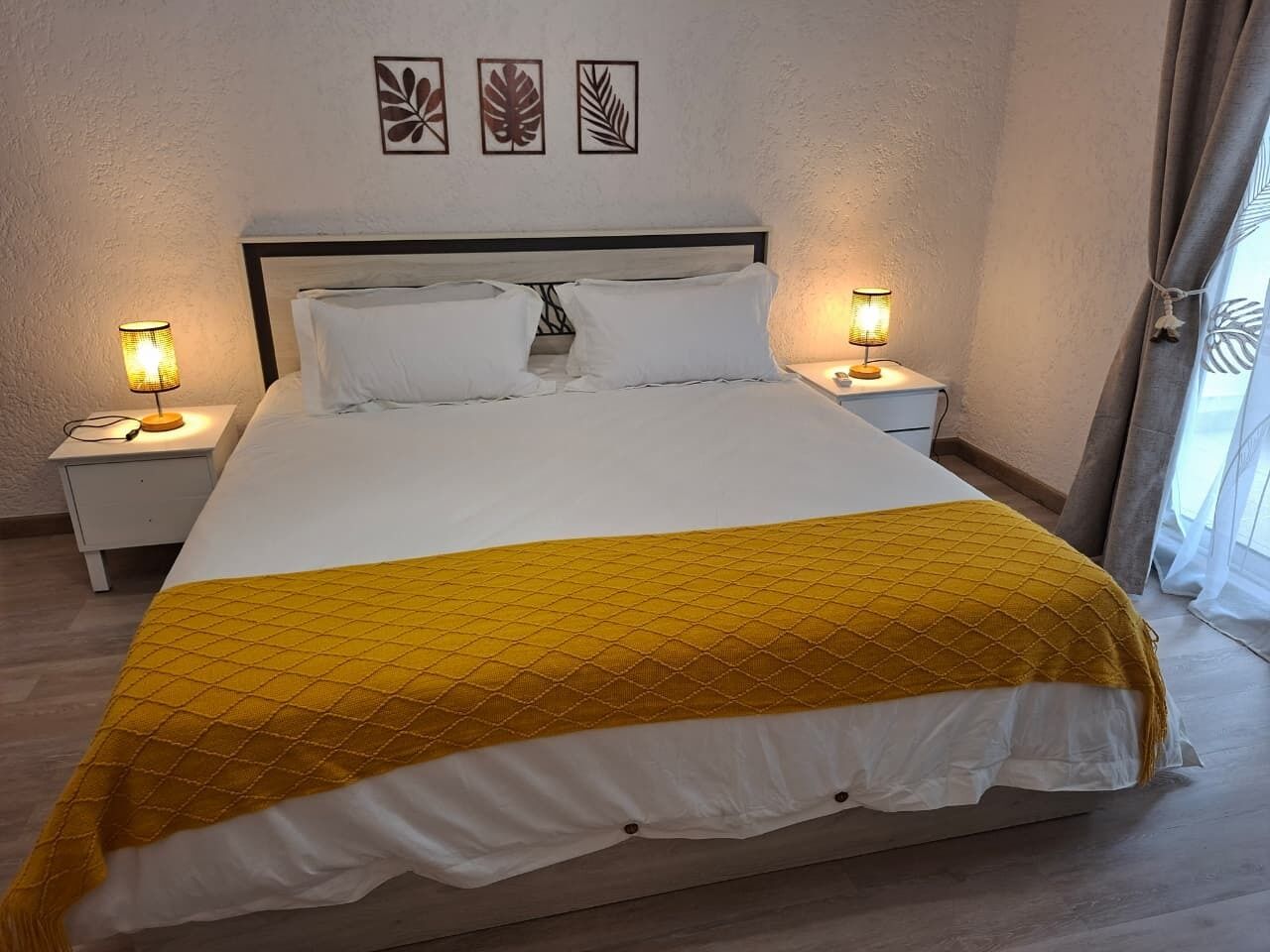 3 dormitorios, tabla de planchar con plancha, Internet y ropa de cama