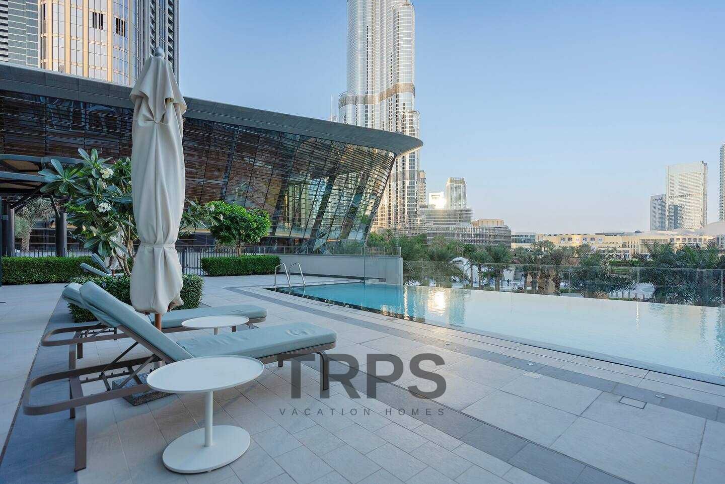 Kolam renang outdoor