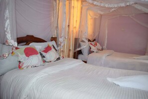 Deluxe Twin Room | Free WiFi, bed sheets