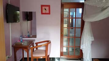 Deluxe Double Room | Free WiFi, bed sheets
