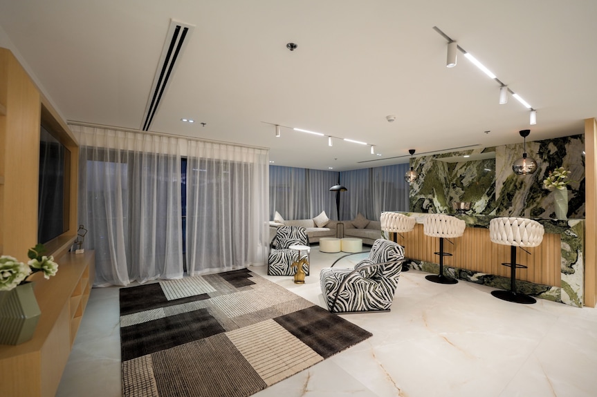 Spacious 4-bedroom Apartment With Inhouse Pool, Gym And Cinema Room In Dubai - Dubai Marina
