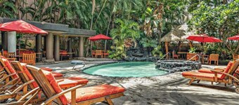 Waikiki Stay 1 BR w/Kitchen, 2 blocks from the beach