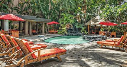 Waikiki Stay 1 BR w/Kitchen, 2 blocks from the beach