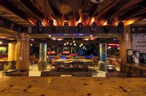 Bar (in der Unterkunft)