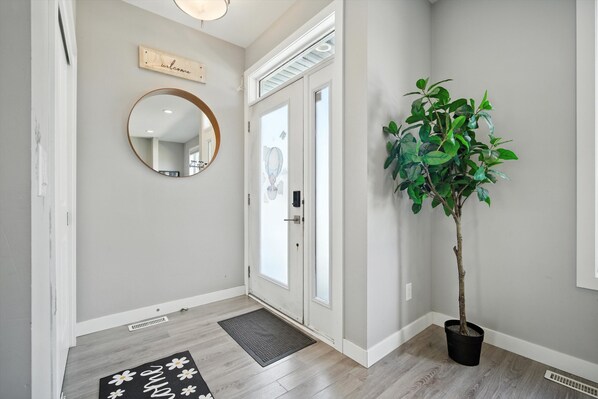 Interior - Elegant Two Bedroom Duplex (Winnipeg)