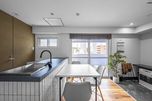 Borðhald á herbergi eingöngu