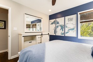 3 عدّة غرف نوم وسرير سفر وواي فاي وملاءات أسرّة