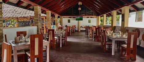 屋外ダイニングエリア