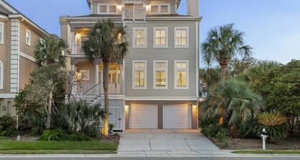Beachside Home w/ Ensuite Bedrooms & Balcony Views | Ocean Point Haven