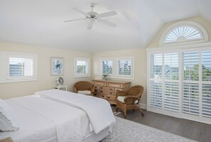 4 chambres, fer et planche à repasser, Wi-Fi gratuit, draps fournis