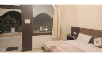 Habitación básica doble, lanai | Wifi gratis