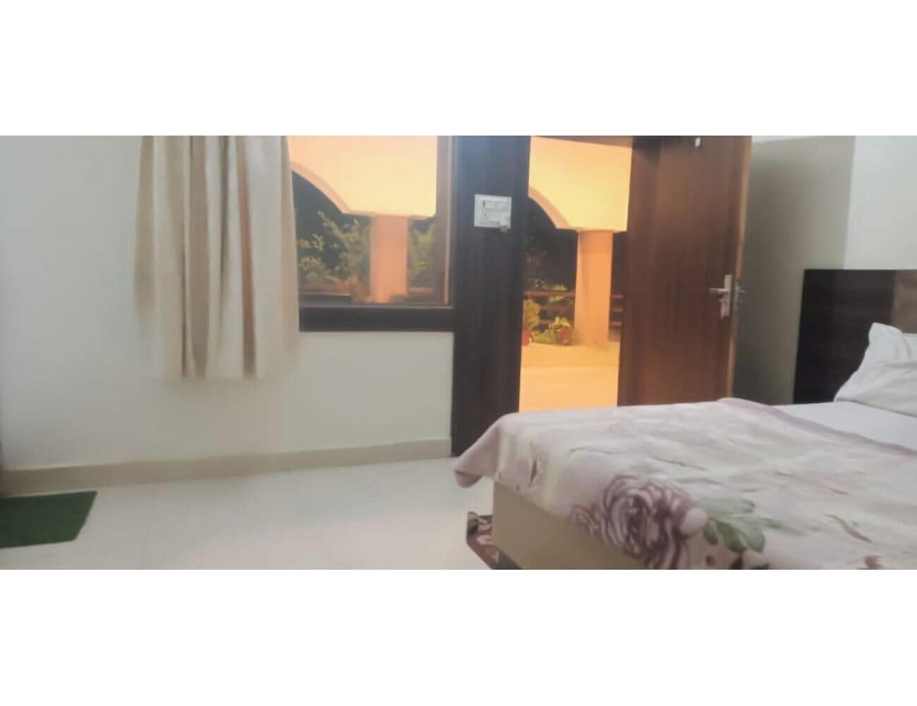 Habitación básica doble, lanai | Wifi gratis 