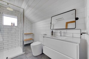 Hårføner, håndklær, såpe og sjampo