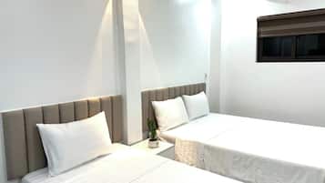 Triple Room | Soundproofing, iron/ironing board, free WiFi