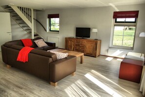 Een televisie en een dvd-speler