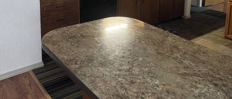 Mikrobølgeovn, ovn, kogeplade, opvaskemaskine