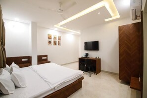 Standard Double Room | Premium bedding, bed sheets - Hotel Super Stay (Ujjain)