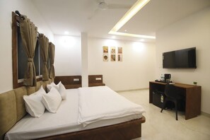 Superior Room | Premium bedding, bed sheets - Hotel Super Stay (Ujjain)