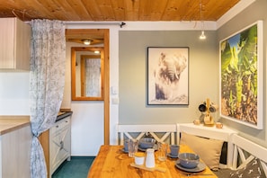 Dining - Studio Apartment with Shared Terrace and Wi-Fi (Bad Bayersoien)