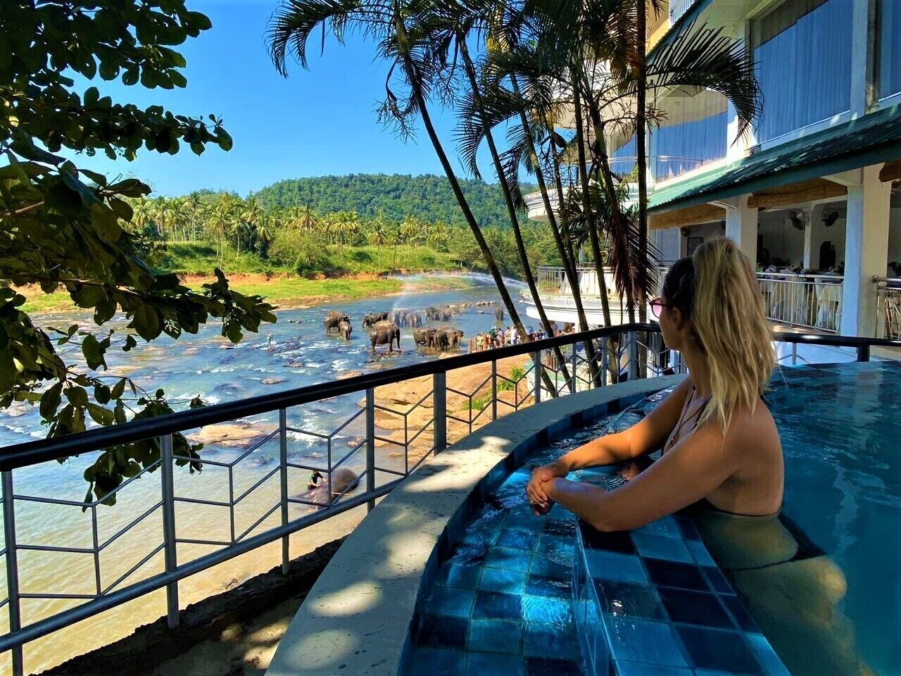 Hồ bơi ngoài trời 