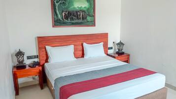 Minibar, free WiFi, bed sheets