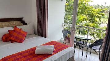 Minibar, free WiFi, bed sheets