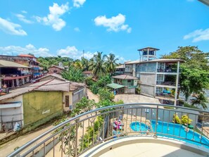 Deluxe Double Room, Pool View | Balcony - Hotel Elephant Park (Pinnawala)