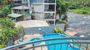 Deluxe Double Room, Pool View | Minibar, free WiFi, bed sheets