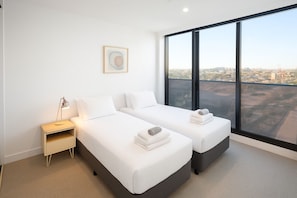 Apartment, 3 Bedrooms (Water Vew) | Dihias secara berasingan, dilengkapkan perabot secara berasingan