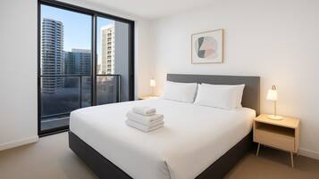 Three Bedroom - Water Views | Individually decorated, individually furnished, free WiFi, bed sheets