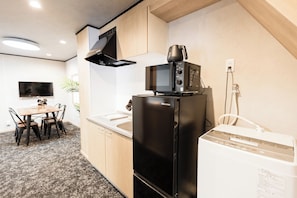 Comfort Suite, City View | Microwave - b&Kuromon (Osaka)