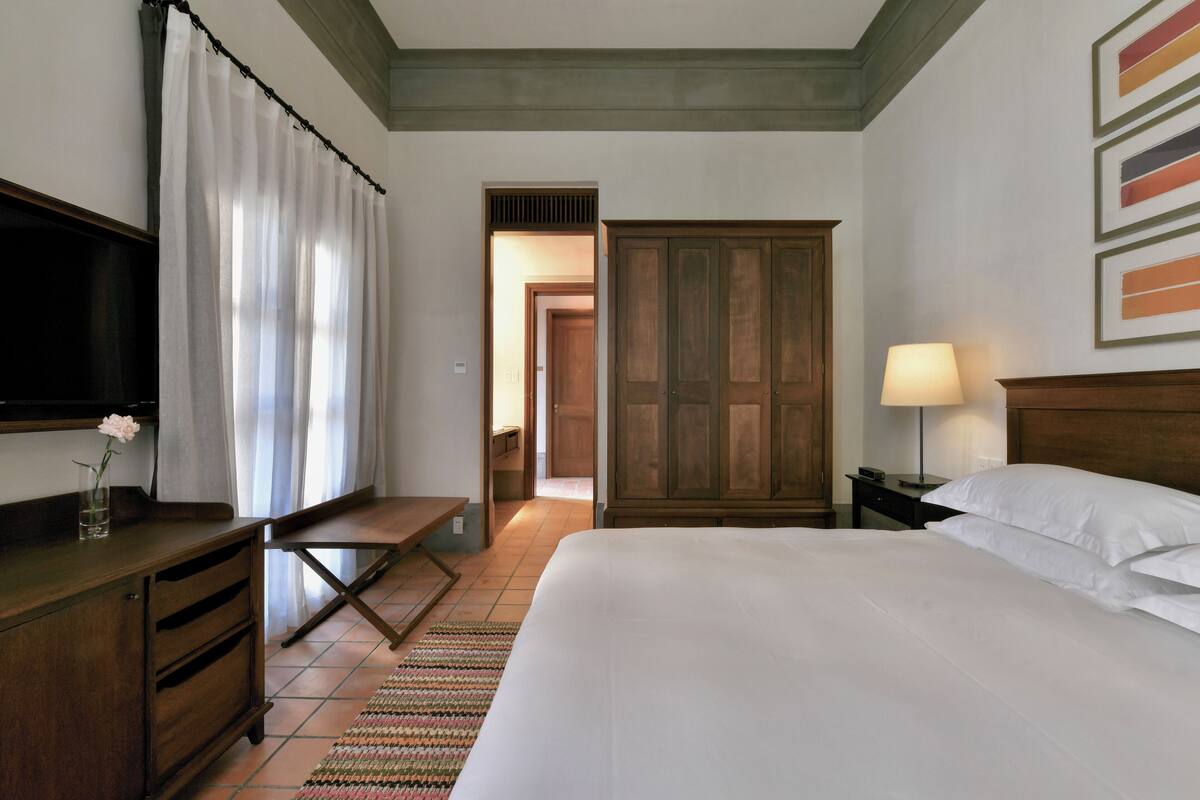 Comfort Double Room, Courtyard View | Desk, laptop workspace, blackout drapes, soundproofing