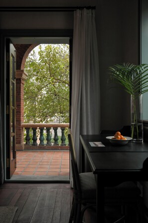 Romantic Double Room, Garden View | Desk, laptop workspace, blackout drapes, soundproofing