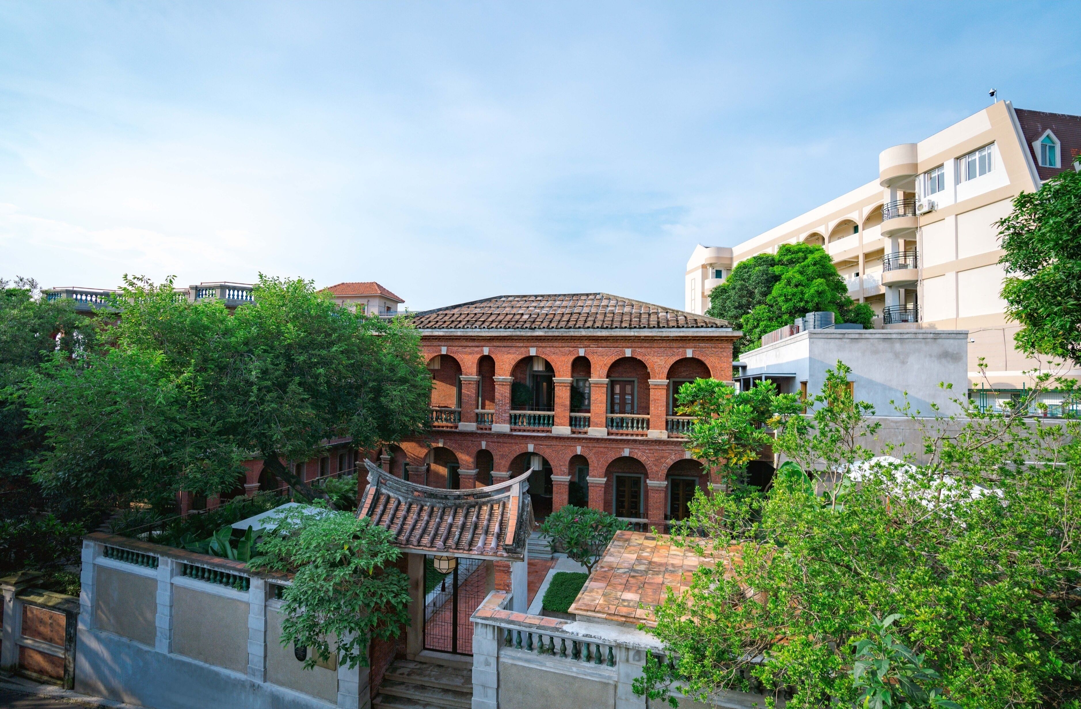 المنشأة من الخارج