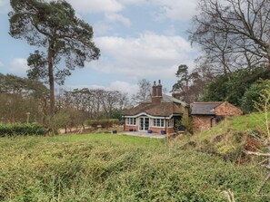 Exterior - Limberlost Cottage (Poole)