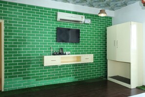 Laptop workspace, free WiFi - Golden Heart (Jaipur)