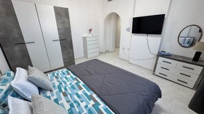 3 chambres, fer et planche à repasser, accès au Wi-Fi (inclus)