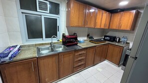 Four à micro-ondes, un four, surface de cuisson