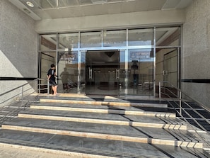 Exterior detail - 3-bedroom apartment in Sharjah near to beach sleeps 12 Guests (Sharjah)