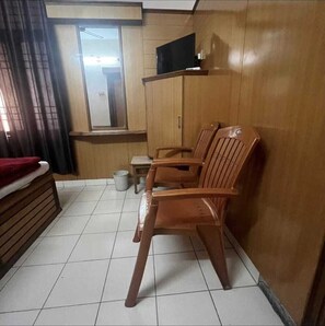 Deluxe Room | Rollaway beds, free WiFi, bed sheets