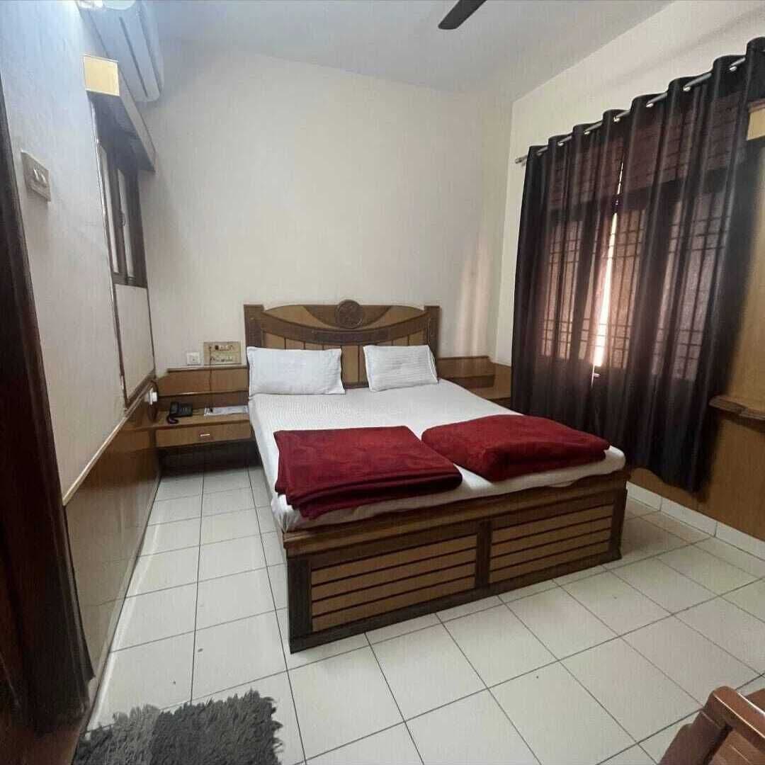 Kamar Deluks | Tempat tidur lipat/tambahan, Wi-Fi gratis, dan seprai linen