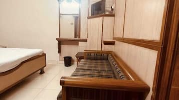 Quarto luxo | Camas extras/dobráveis (sobretaxa), Wi-Fi de cortesia, roupa de cama