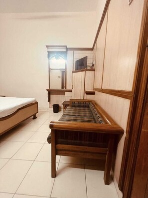 华丽客房 | 折叠床/加床（额外收费）、免费 WiFi、床单