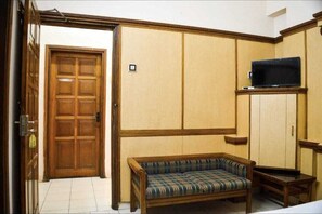 Deluxe Room | Rollaway beds, free WiFi, bed sheets