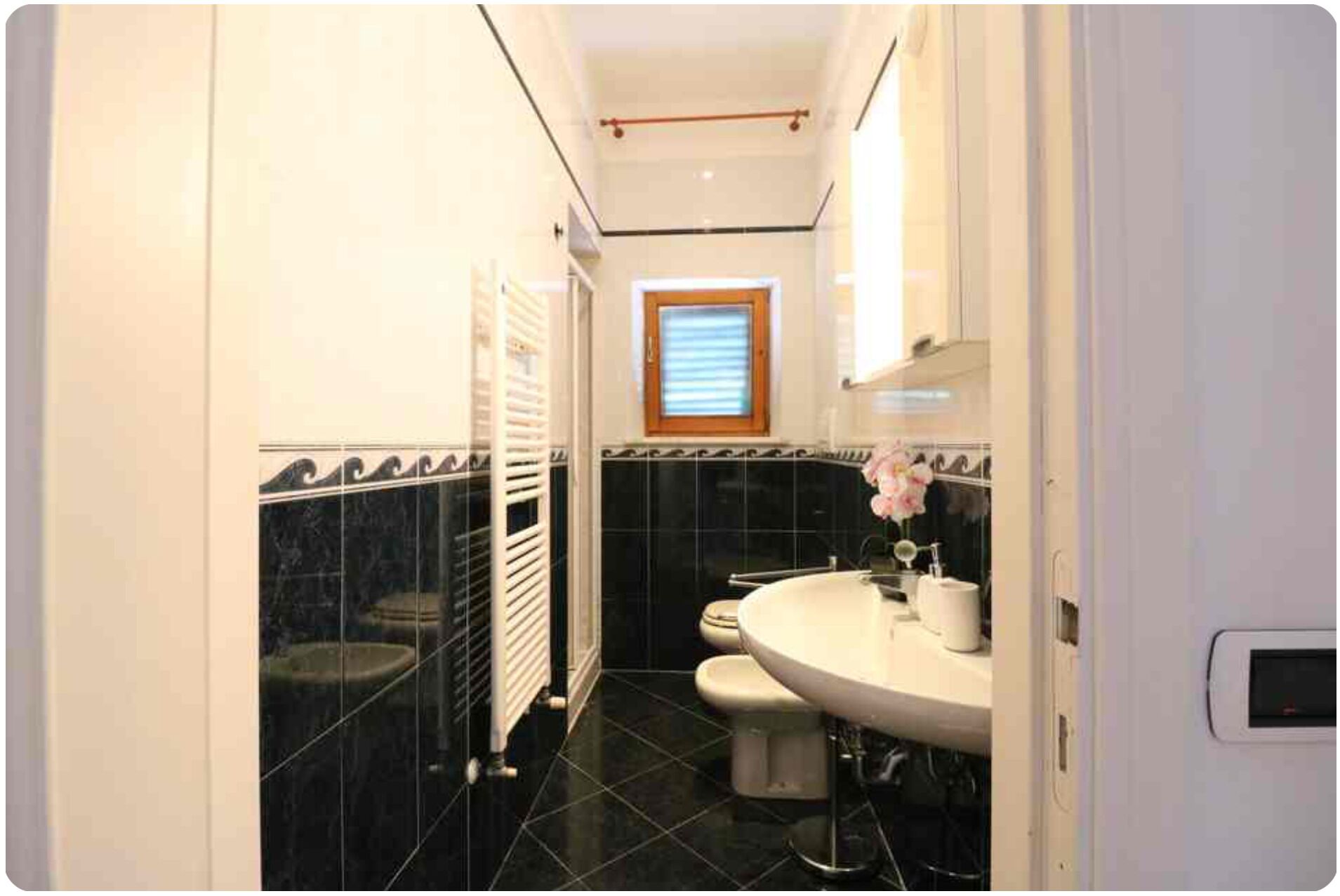 シャワー、ジェットバス、ヘアドライヤー、ビデ